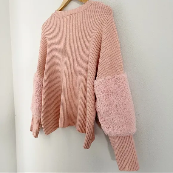 Blush Pink Ribbed Faux Fur Sleeve Sweater Sz Large