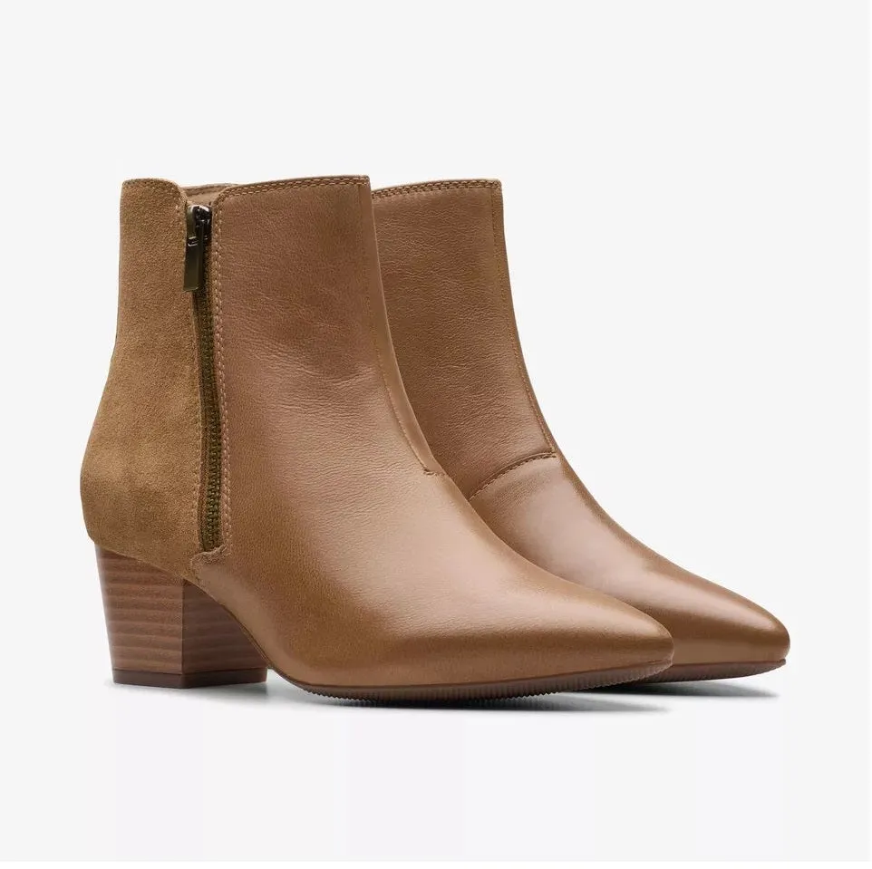 Clarks Women's Ellanie Vibe Taupe Leather 26180066