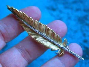 Gorgeous 18K Yellow Gold Diamond Feather Pin/Pendant - 0.42ct.