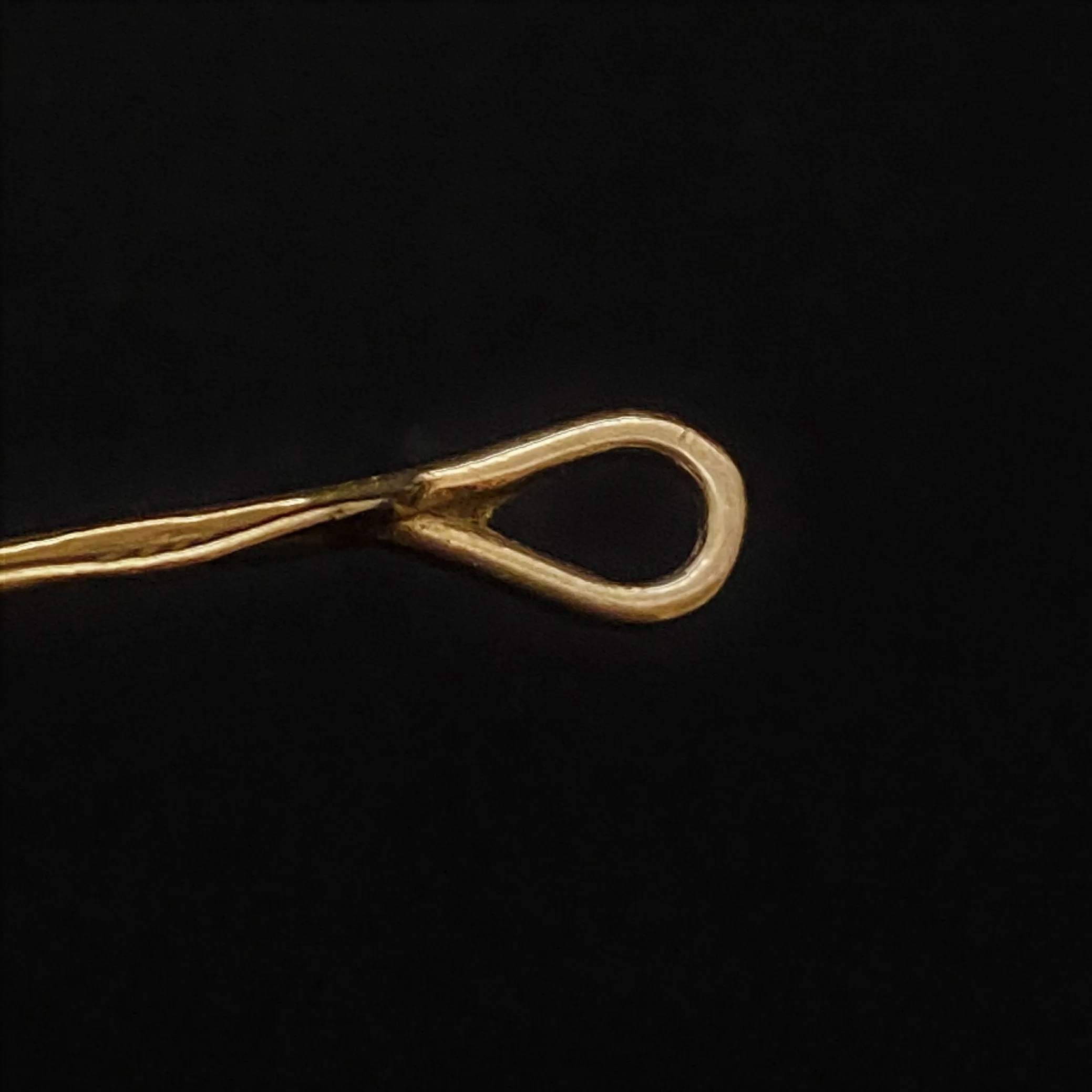Goros Gold Feather - Facing Right