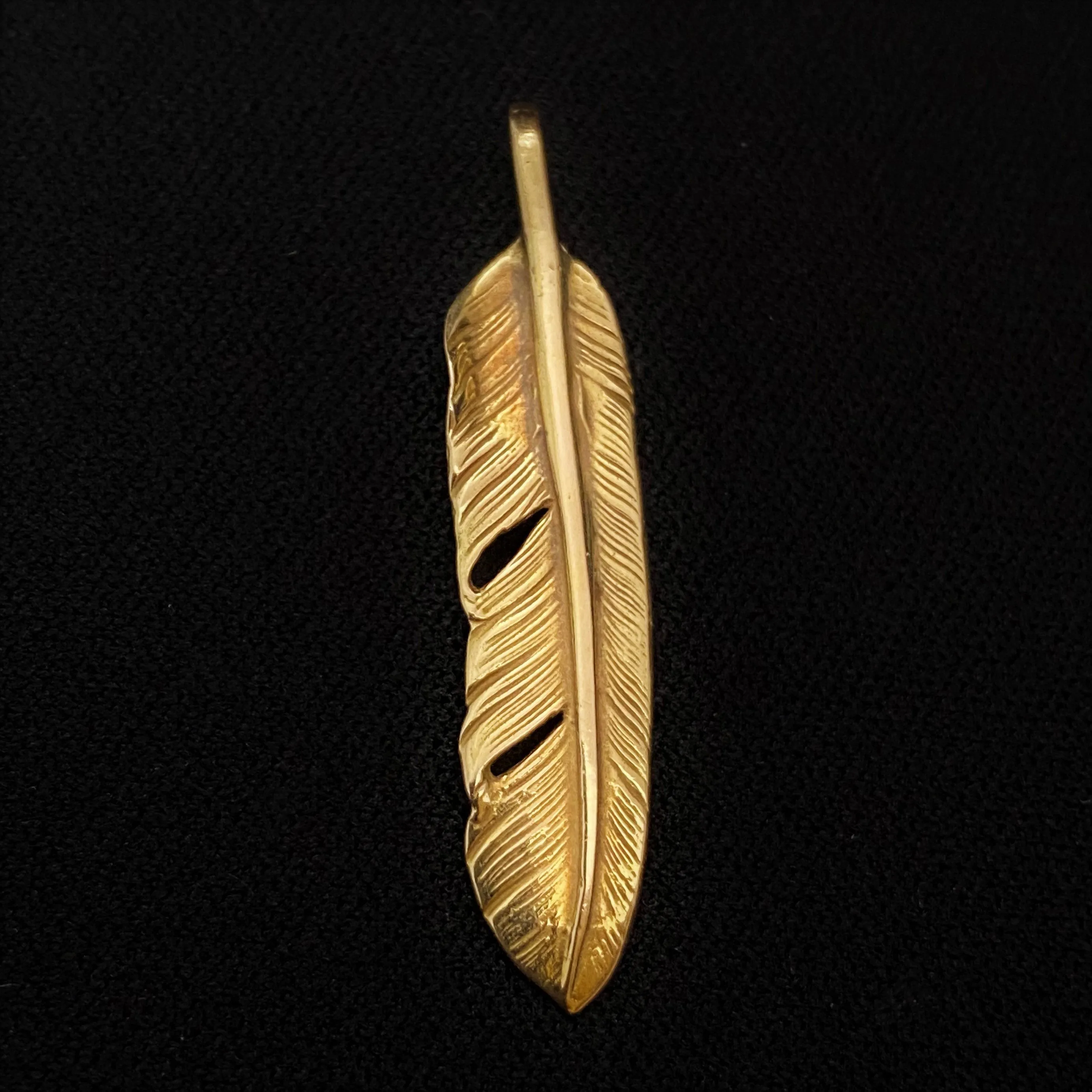 Goros Gold Feather - Facing Right