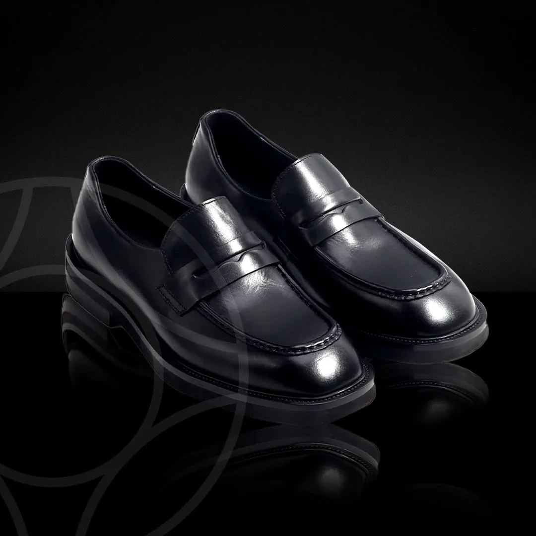 LAMAR Classic Loafer Crafted In Hand Patina Leather
