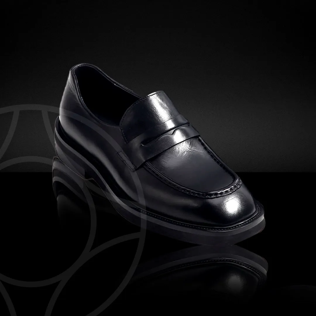 LAMAR Classic Loafer Crafted In Hand Patina Leather