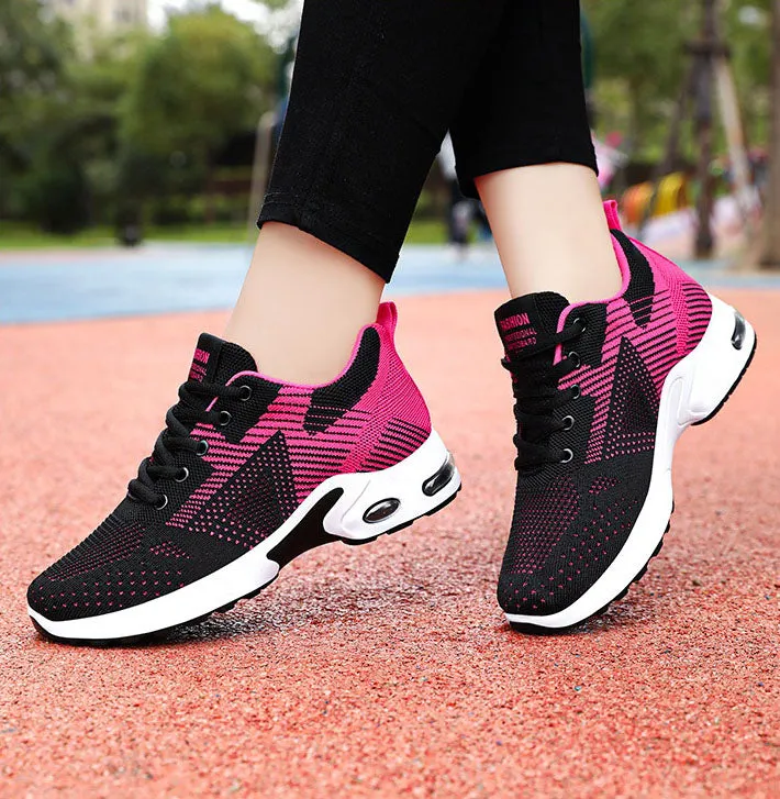 Lightweight and Casual Women's Training Shoes with Modern Knitted Design
