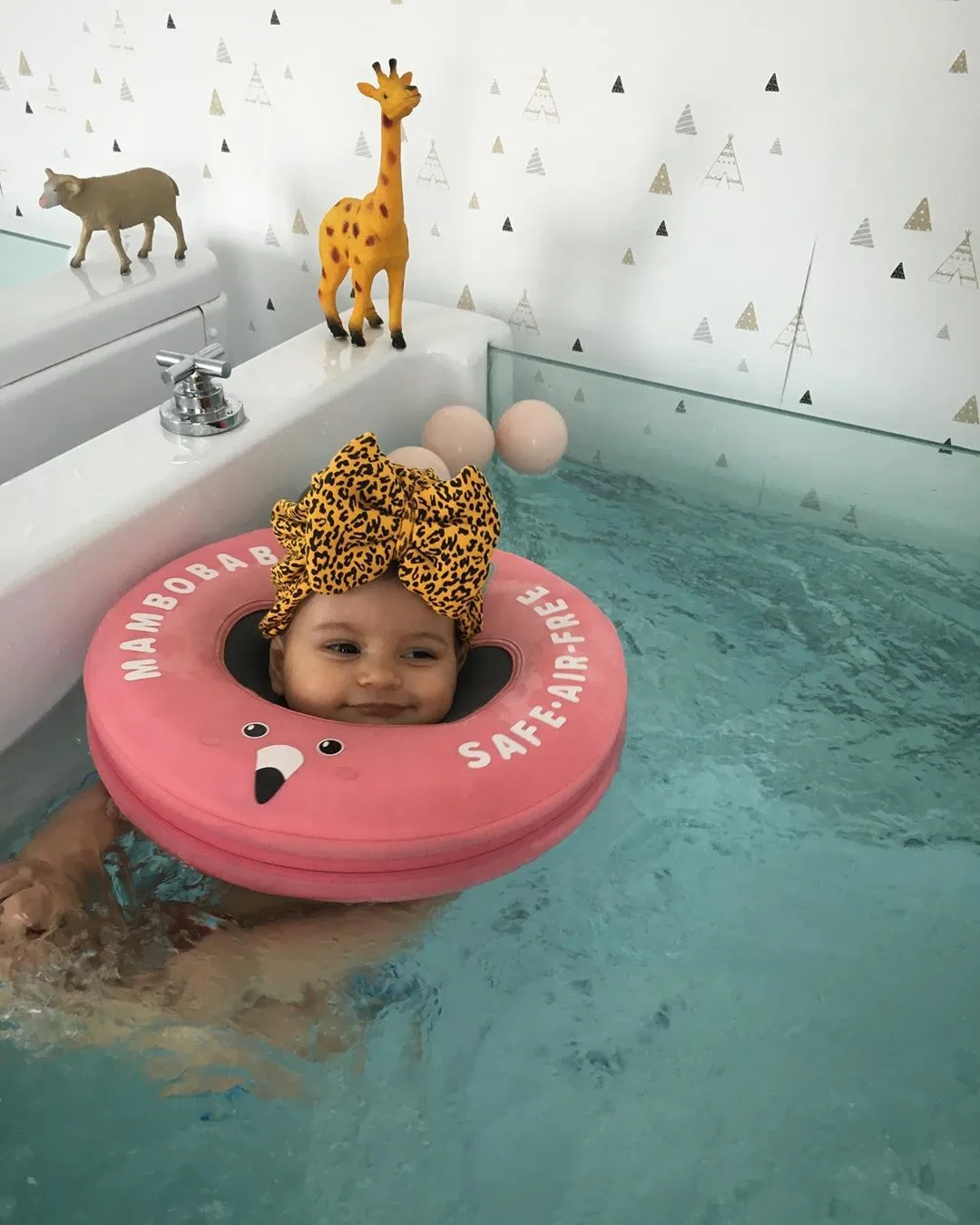 Mambobaby Neck Float Pink