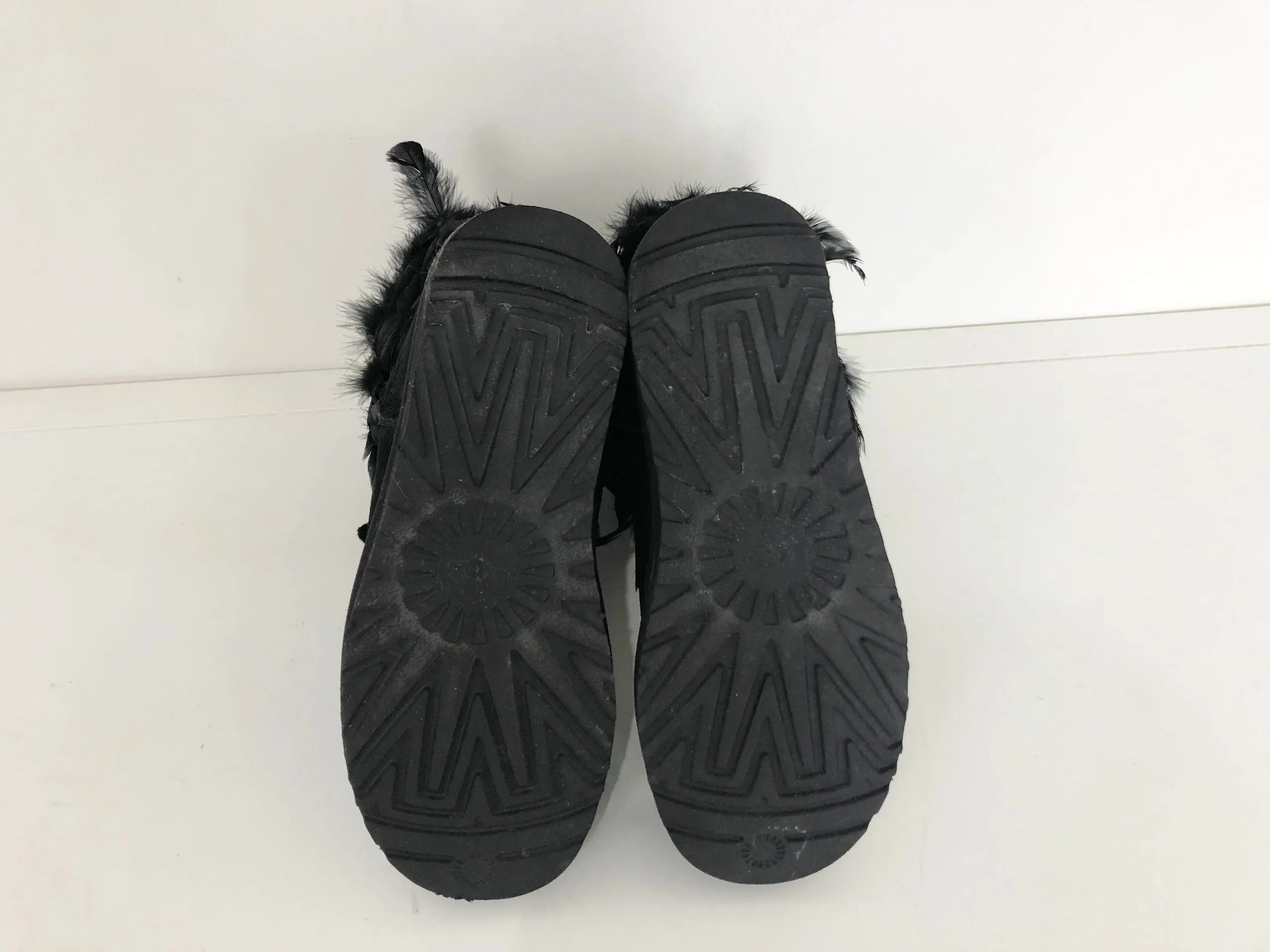 NEW Ugg Peacock Boots Size 9