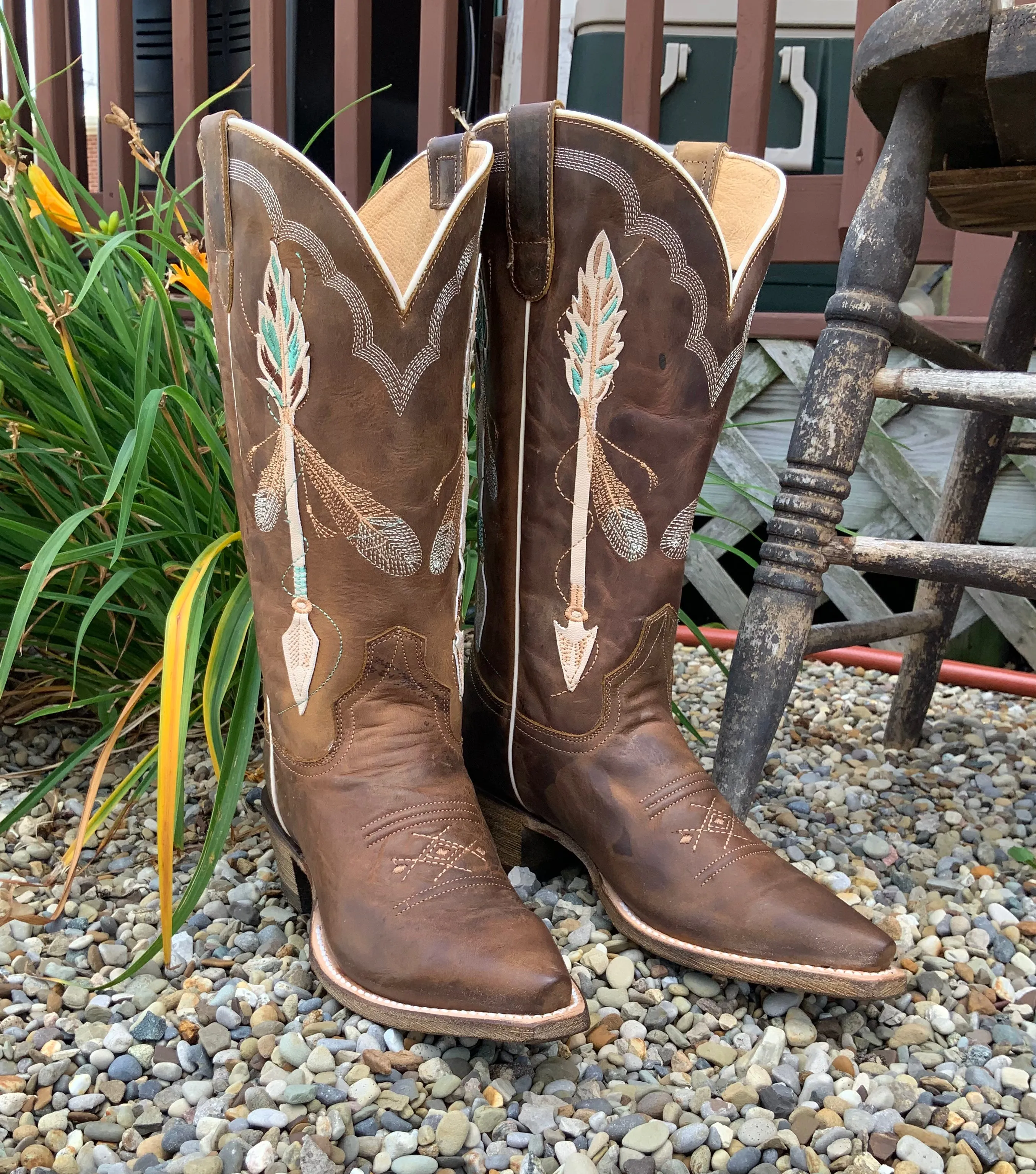 Roper Women's Brown Leather Arrow & Feather Embroidered Wide Calf Snip Toe Cowgirl Boots 8128-8460