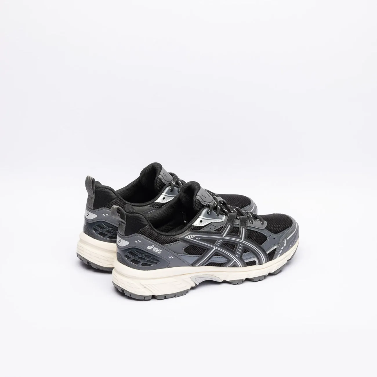 Sneaker trail running Asics Gel-Nunobiki in pelle grigia e tessuto nero