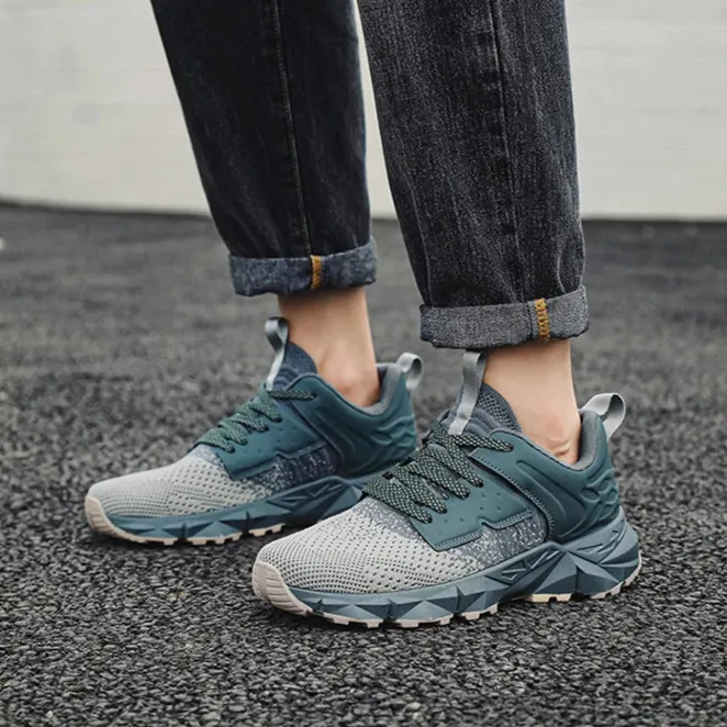 Vegus Sneakers